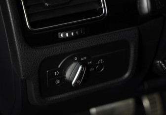 Подержанный автомобиль Volkswagen Touareg 2014 года (20 фото)