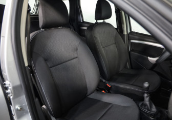 Подержанный автомобиль Nissan Terrano 2019 года (21 фото)