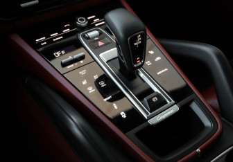 Подержанный автомобиль Porsche Cayenne 2019 года (19 фото)