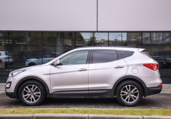 Подержанный автомобиль Hyundai Santa Fe 2012 года (9 фото)