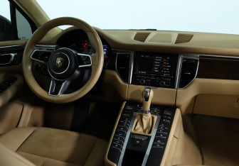 Подержанный автомобиль Porsche Macan 2014 года (12 фото)