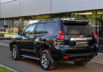 Подержанный автомобиль Toyota Land Cruiser Prado 2018 года (7 фото)