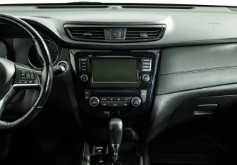 Подержанный автомобиль Nissan X-Trail 2020 года (14 фото)
