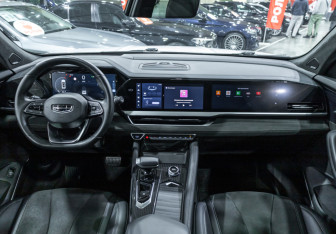 Подержанный автомобиль Geely Monjaro 2024 года (11 фото)