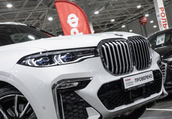 Подержанный автомобиль BMW X7 2021 года (6 фото)