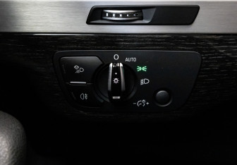 Подержанный автомобиль Audi Q7 2015 года (22 фото)