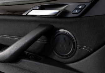 Подержанный автомобиль BMW X1 2017 года (31 фото)