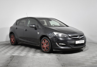 Подержанный автомобиль Opel Astra Hatchback 2013 года (3 фото)