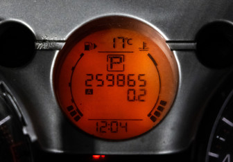Подержанный автомобиль Nissan Qashqai 2007 года (14 фото)