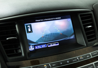 Подержанный автомобиль Infiniti QX60 2014 года (18 фото)