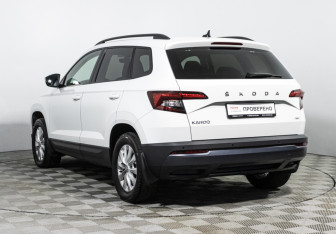Подержанный автомобиль Skoda Karoq 2021 года (7 фото)
