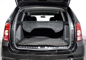 Подержанный автомобиль Renault Duster 2014 года (18 фото)