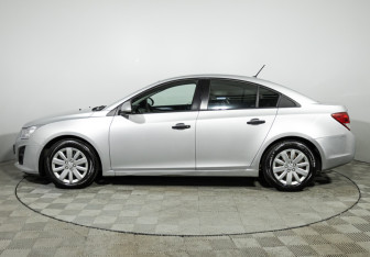 Подержанный автомобиль Chevrolet Cruze Sedan 2014 года (8 фото)