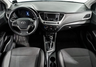 Подержанный автомобиль Hyundai Solaris Sedan 2017 года (14 фото)