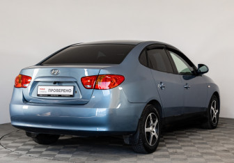 Подержанный автомобиль Hyundai Elantra Sedan 2007 года (5 фото)
