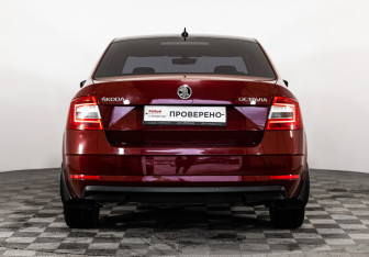 Подержанный автомобиль Skoda Octavia Liftback 2017 года (6 фото)