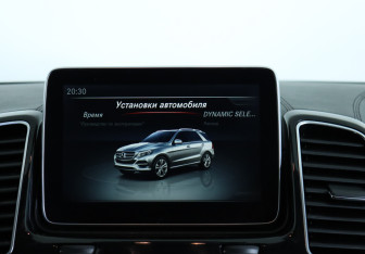 Подержанный автомобиль Mercedes-Benz GLE 2015 года (12 фото)