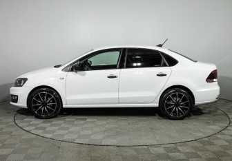 Подержанный автомобиль Volkswagen Polo Sedan 2019 года (8 фото)