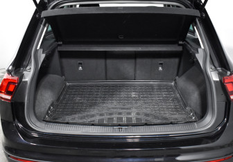 Подержанный автомобиль Volkswagen Tiguan 2018 года (17 фото)