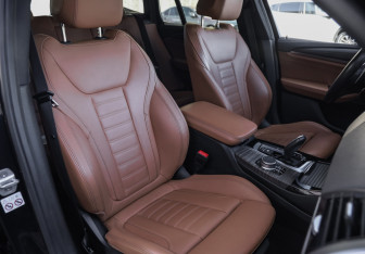 Подержанный автомобиль BMW X3 2018 года (32 фото)