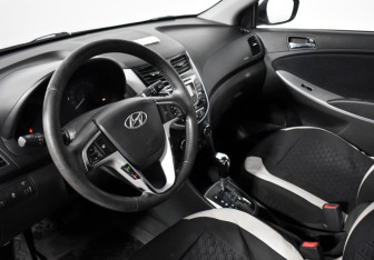 Подержанный автомобиль Hyundai Solaris Sedan 2012 года (9 фото)