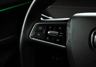 Подержанный автомобиль Changan UNI-K 2023 года (19 фото)