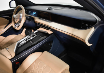 Подержанный автомобиль Voyah Free 2023 года (12 фото)