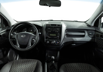 Подержанный автомобиль Kia Sportage 2008 года (13 фото)