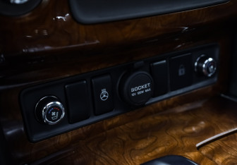 Подержанный автомобиль Infiniti QX80 2017 года (24 фото)