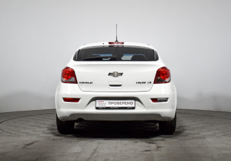Подержанный автомобиль Chevrolet Cruze Sedan 2012 года (6 фото)