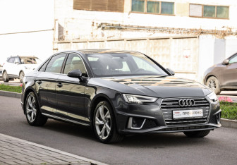 Подержанный автомобиль Audi A4 Sedan 2018 года (5 фото)