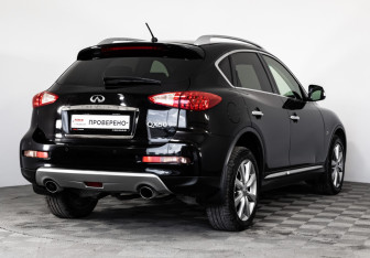 Подержанный автомобиль Infiniti QX50 2017 года (5 фото)