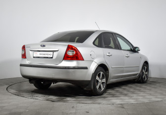 Подержанный автомобиль Ford Focus Sedan 2007 года (5 фото)