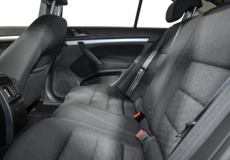Подержанный автомобиль Skoda Octavia Liftback 2012 года (12 фото)