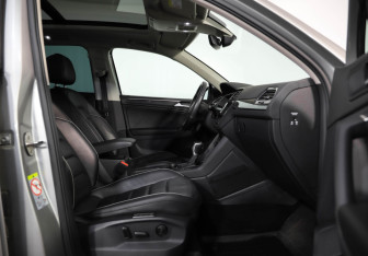 Подержанный автомобиль Volkswagen Tiguan 2021 года (28 фото)
