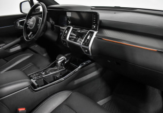 Подержанный автомобиль Kia Sorento 2023 года (17 фото)