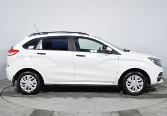 Подержанный автомобиль LADA (ВАЗ) XRAY 2019 года (4 фото)