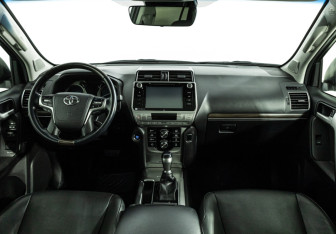 Подержанный автомобиль Toyota Land Cruiser Prado 2017 года (13 фото)