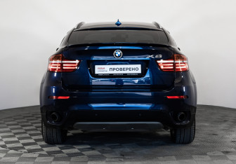 Подержанный автомобиль BMW X6 2013 года (8 фото)