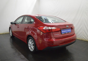 Подержанный автомобиль Kia Cerato Sedan 2014 года (7 фото)