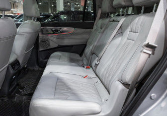 Подержанный автомобиль GAC GS8 2024 года (12 фото)