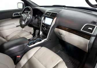 Подержанный автомобиль Ford Explorer 2014 года (14 фото)