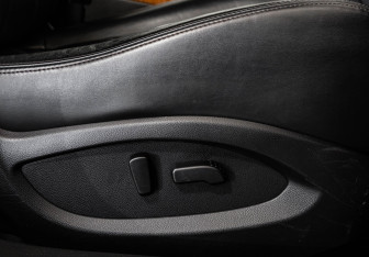 Подержанный автомобиль Infiniti QX70 2015 года (26 фото)