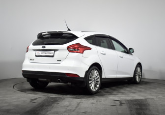 Подержанный автомобиль Ford Focus Hatchback 2017 года (5 фото)