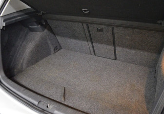 Подержанный автомобиль Volkswagen Golf Hatchback 2011 года (15 фото)