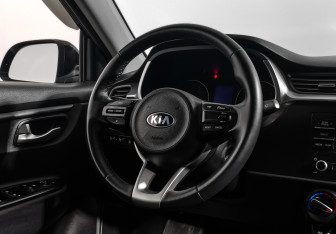 Подержанный автомобиль Kia Rio Sedan 2020 года (15 фото)
