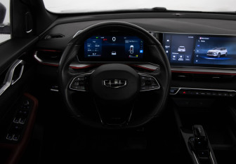 Подержанный автомобиль Geely Coolray 2023 года (10 фото)