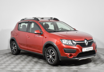 Подержанный автомобиль Renault Sandero 2016 года (3 фото)