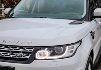 Подержанный автомобиль Land Rover Range Rover Sport 2015 года (6 фото)