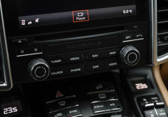 Подержанный автомобиль Porsche Cayenne 2017 года (21 фото)